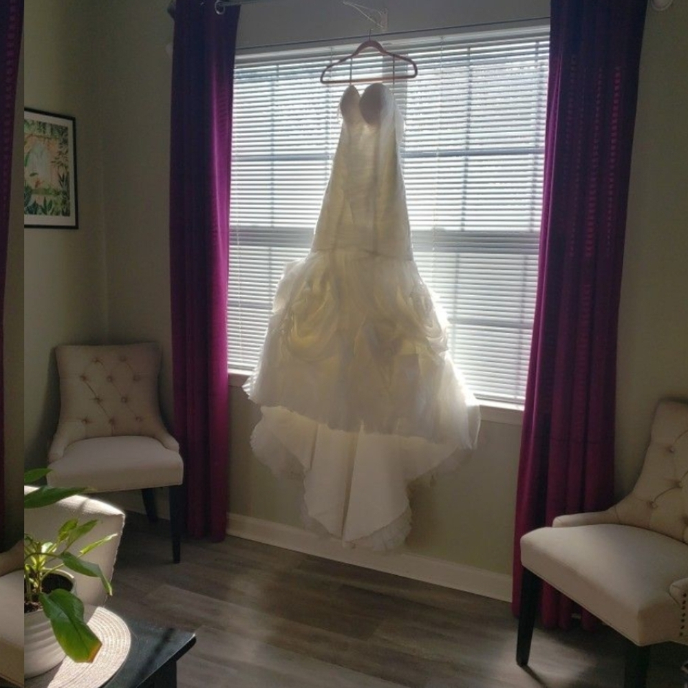 Maggie Sottero Primrose Ivory Strapless Wedding Gown Size 10 Bustle - Picture 4 of 7